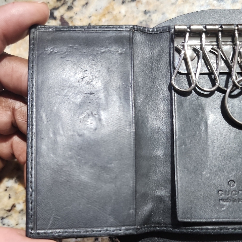 Black Gucci Patterned Key Holder with Silver Accent - Picture 4 of 8